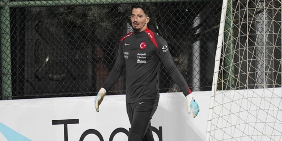 Altay Bayındır Milli Duyguları Yüksek Seviyede Yaşıyor - Dakikada Haber Altay Bayındır Milli Duyguları Yüksek Seviyede Yaşıyor