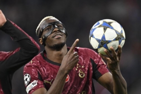 Avrupa Devleri Galatasaray'ın Kapısını Çalıyor, Osimhen Transferi Yakın! - Dakikada Haber Avrupa Devleri Galatasaray'ın Kapısını Çalıyor, Osimhen Transferi Yakın!